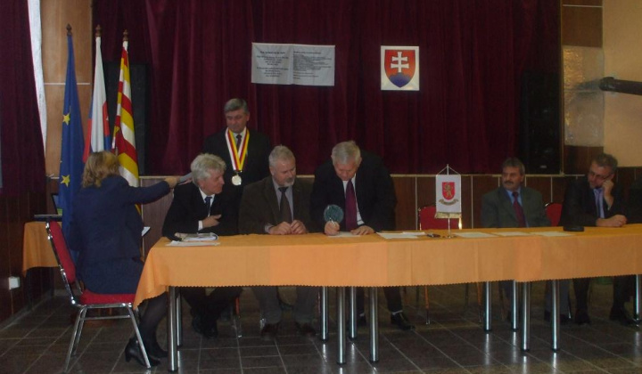 4. fotografia fotogalérie Poslanci, komisie, účasť poslancov